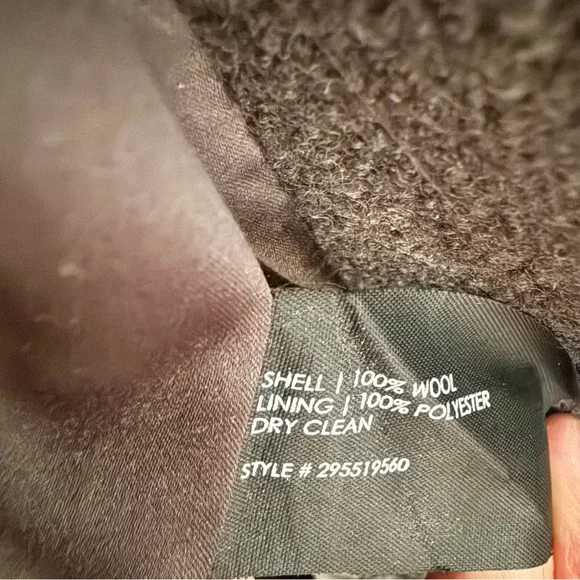 Mid-length wool coat - Picture 7 of 8